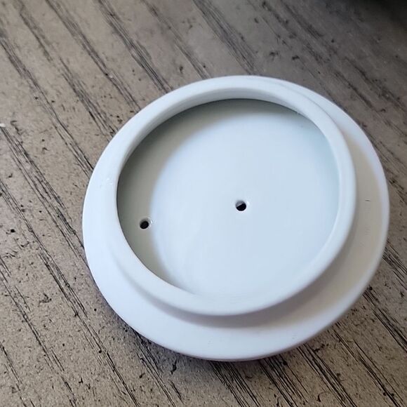 Blue and white porcelain teapot rattan handle with strainer NWT - Picture 6 of 8